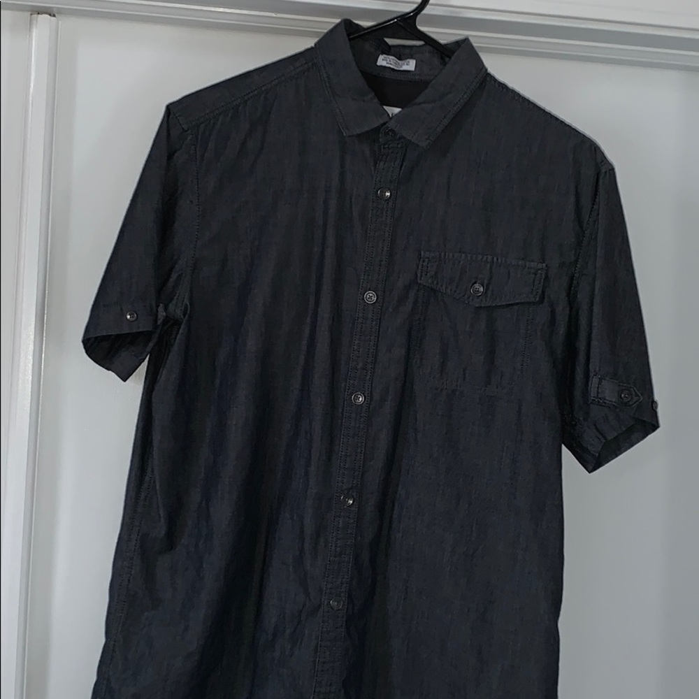Short sleeve dress shirt